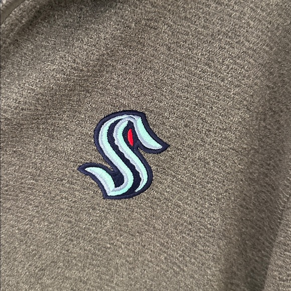 NWT NHL the Seattle Kraken Gray Quarter-Zip Pullover with Logo SIZE Medium - Picture 4 of 4